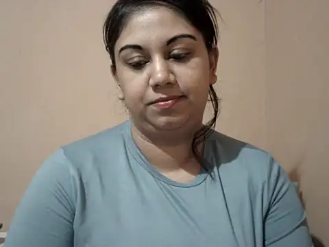 bellachow10 online show from July 24, 2026, 7:45 pm