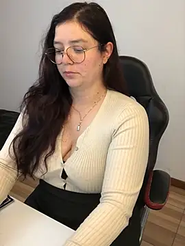 kayortiiz online show from April 29, 2026, 10:27 pm