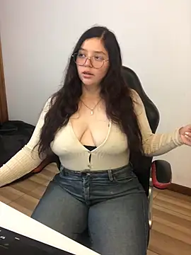 kayortiiz online show from May 1, 2026, 11:42 pm