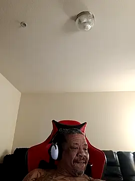 yellowwetfox online show from March 16, 2026, 4:11 pm