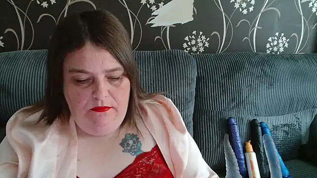 Snapshot of HouseWifeWhore_Milf chatting on September 23, 2025, 12:19 pm HouseWifeWhore Milf online show from September 23, 2025, 12:19 pm