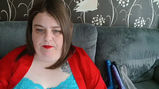 Snapshot of HouseWifeWhore_Milf chatting on October 7, 2025, 2:58 pm HouseWifeWhore Milf online show from October 7, 2025, 2:58 pm