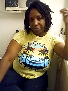Snapshot of markquanna chatting on July 9, 2026, 3:32 am markquanna online show from July 9, 2026, 3:32 am