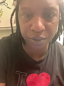 Snapshot of markquanna chatting on July 10, 2026, 6:21 pm markquanna online show from July 10, 2026, 6:21 pm