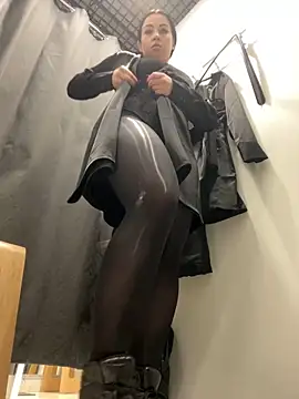 CrazzyChicks online show from December 9, 2024, 8:33 am