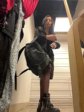 CrazzyChicks online show from September 28, 2025, 7:36 am