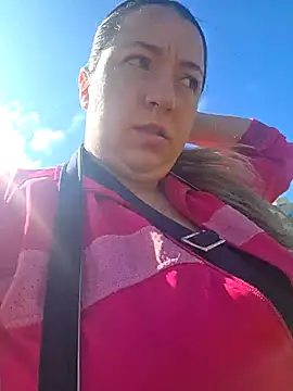 isabella rossse online show from March 17, 2026, 11:02 am