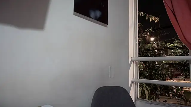 romeolovedark online show from December 18, 2025, 4:18 am