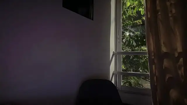 romeolovedark online show from July 21, 2026, 4:37 am