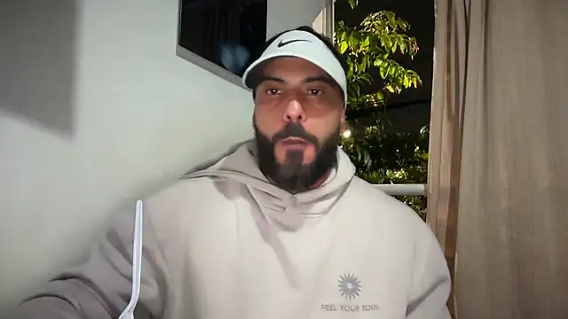 romeolovedark online show from July 24, 2026, 2:31 am