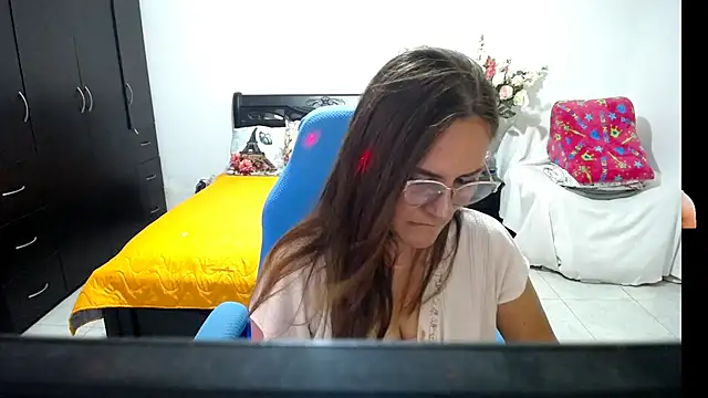 Snapshot of Xiimen chatting on October 8, 2025, 11:35 pm Xiimen online show from October 8, 2025, 11:35 pm