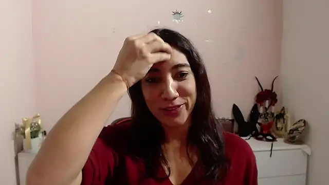 Eva Rodriguez  online show from November 17, 2025, 3:51 pm