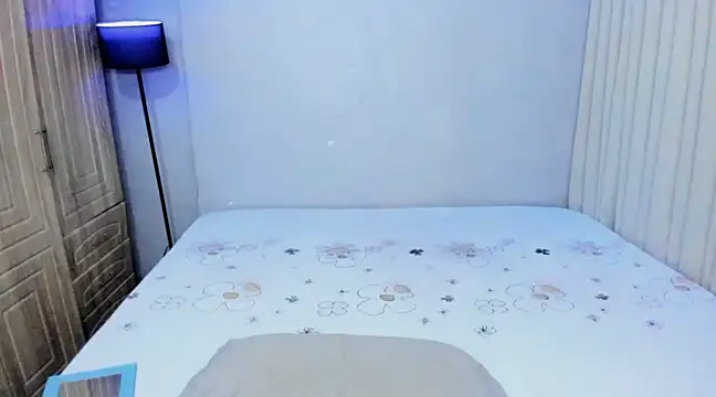 Snapshot of shantal_r0mance chatting on February 15, 2025, 6:23 am shantal r0mance online show from February 15, 2025, 6:23 am