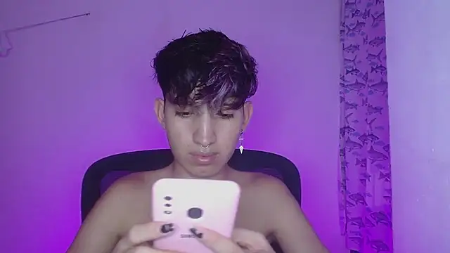 Snapshot of littlextreme chatting on February 14, 2025, 6:23 am littlextreme online show from February 14, 2025, 6:23 am