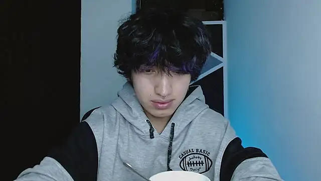 Snapshot of littlextreme chatting on February 4, 2026, 5:46 am littlextreme online show from February 4, 2026, 5:46 am