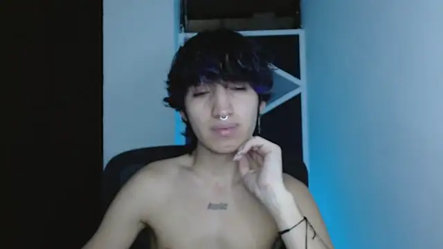 Snapshot of littlextreme chatting on February 5, 2026, 12:59 am littlextreme online show from February 5, 2026, 12:59 am