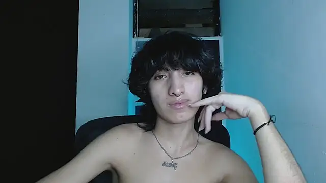 Snapshot of littlextreme chatting on May 21, 2026, 1:56 am littlextreme online show from May 21, 2026, 1:56 am