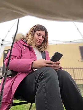 Snapshot of DaisyVibesss chatting on December 15, 2024, 9:03 am DaisyVibesss online show from December 15, 2024, 9:03 am