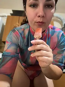 DaisyVibesss online show from August 7, 2026, 3:58 pm