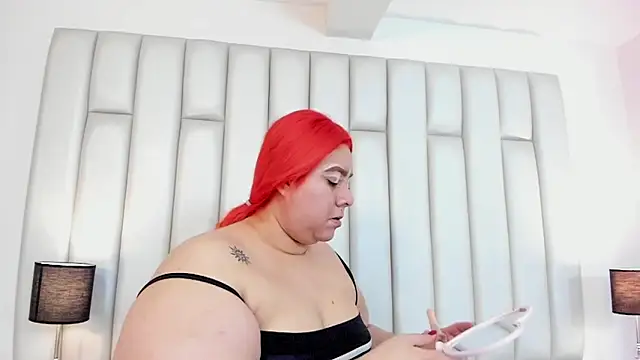 aandreaperez online show from March 14, 2025, 11:56 am