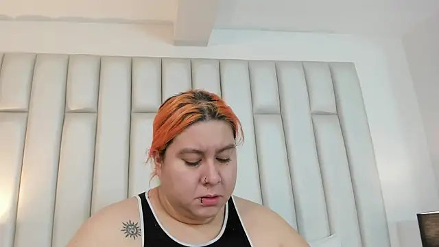 aandreaperez online show from October 11, 2025, 11:31 am