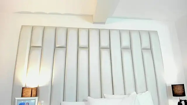 aandreaperez online show from October 23, 2025, 11:42 am