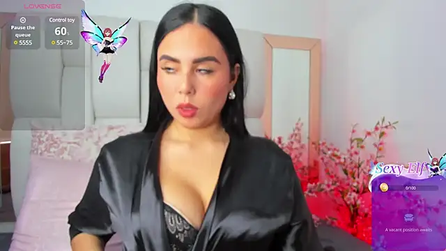kylie sexy2000 online show from February 18, 2025, 4:37 pm