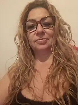 gisela27 online show from July 29, 2026, 3:37 am