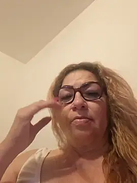 gisela27 online show from August 3, 2026, 4:00 am