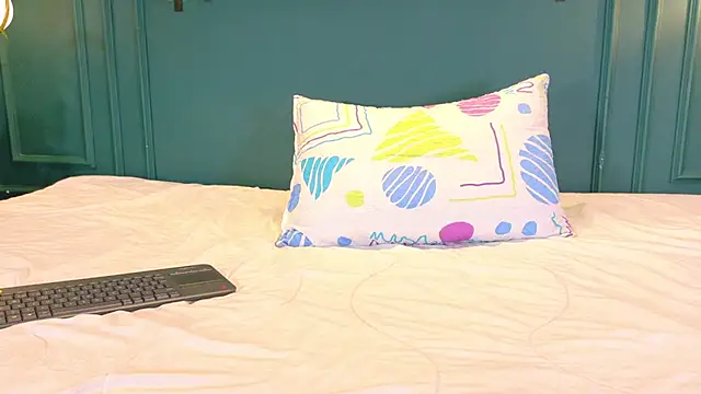 ale cam online show from July 28, 2026, 2:13 pm