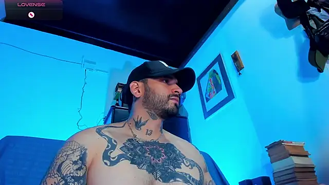 Snapshot of CamiloGray_ chatting on February 3, 2025, 12:57 pm CamiloGray online show from February 3, 2025, 12:57 pm