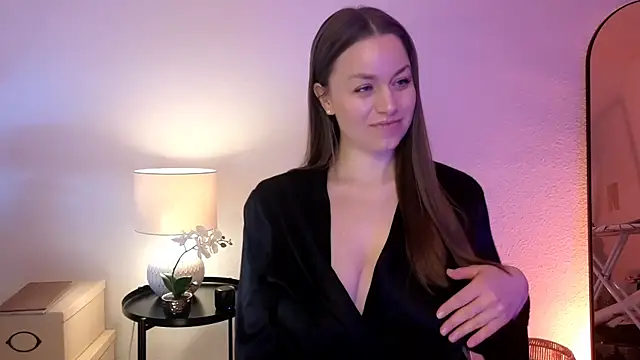 Snapshot of MilaFleur chatting on February 14, 2025, 9:24 am MilaFleur online show from February 14, 2025, 9:24 am