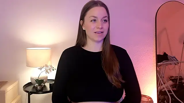 Snapshot of MilaFleur chatting on February 15, 2025, 9:05 am MilaFleur online show from February 15, 2025, 9:05 am