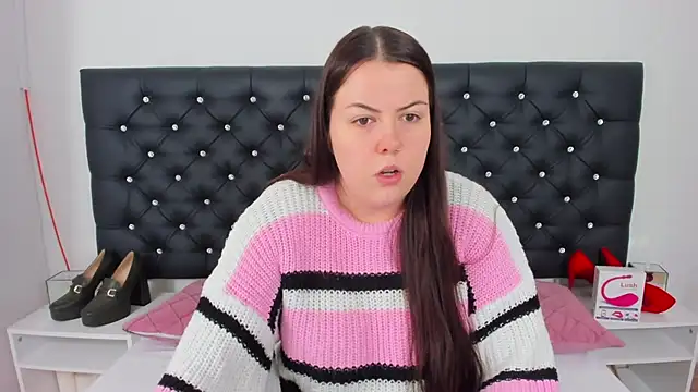 Snapshot of EvaLick chatting on January 13, 2025, 5:12 am EvaLick online show from January 13, 2025, 5:12 am