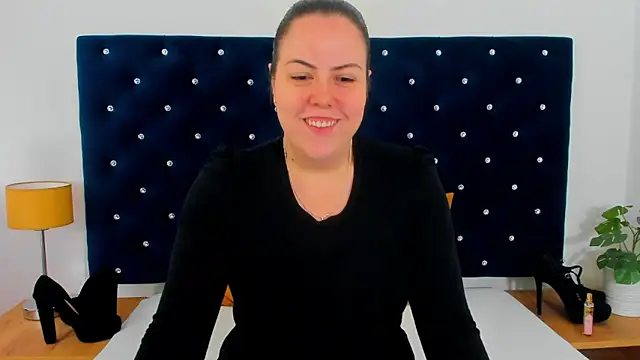 EvaLick online show from May 15, 2026, 6:42 am