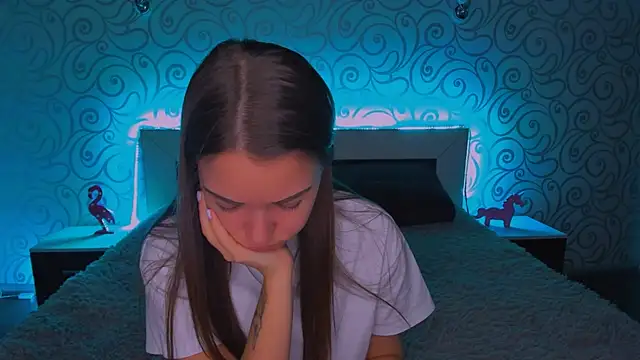 Snapshot of AlexaBarkley chatting on December 8, 2024, 3:21 am AlexaBarkley online show from December 8, 2024, 3:21 am