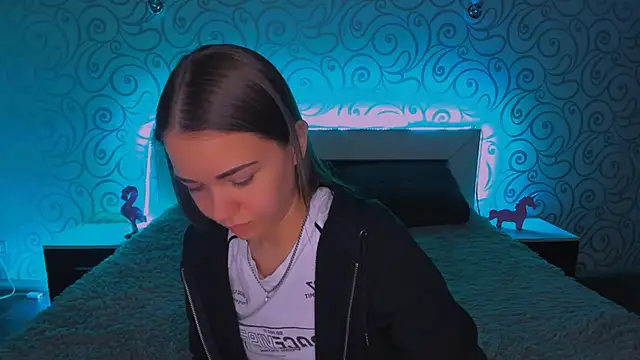 Snapshot of AlexaBarkley chatting on December 19, 2024, 6:23 am AlexaBarkley online show from December 19, 2024, 6:23 am