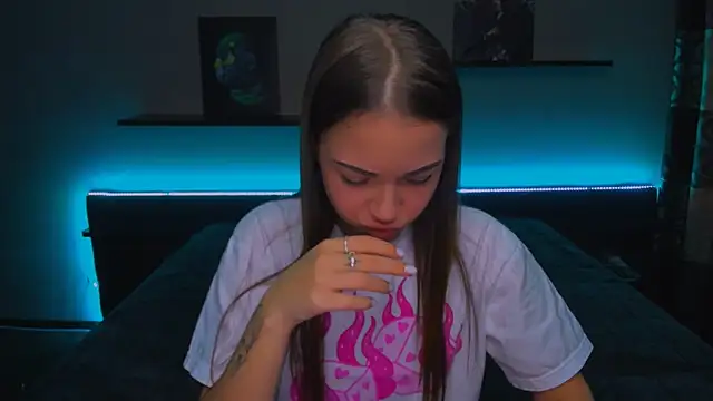 Snapshot of AlexaBarkley chatting on December 26, 2024, 3:06 am AlexaBarkley online show from December 26, 2024, 3:06 am