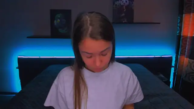 Snapshot of AlexaBarkley chatting on February 19, 2025, 6:22 am AlexaBarkley online show from February 19, 2025, 6:22 am