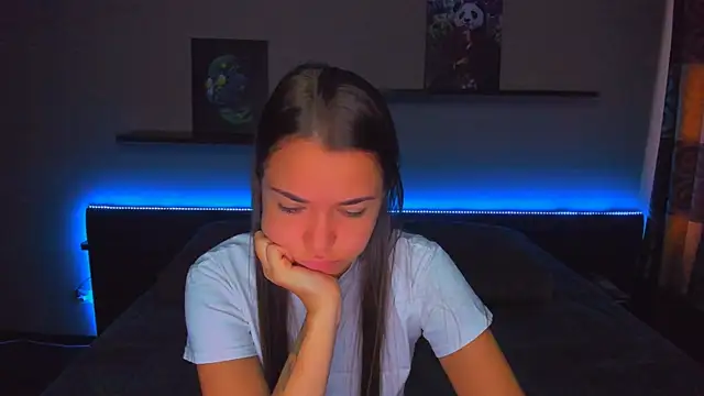 Snapshot of AlexaBarkley chatting on September 15, 2025, 12:32 am AlexaBarkley online show from September 15, 2025, 12:32 am