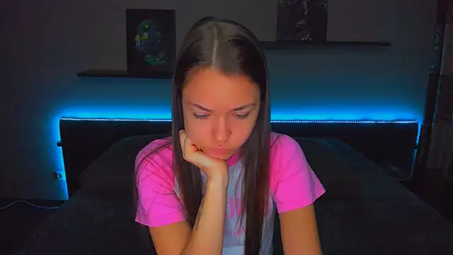 Snapshot of AlexaBarkley chatting on October 14, 2025, 12:11 am AlexaBarkley online show from October 14, 2025, 12:11 am