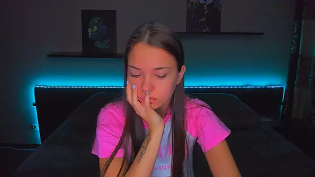 Snapshot of AlexaBarkley chatting on October 31, 2025, 12:11 am AlexaBarkley online show from October 31, 2025, 12:11 am