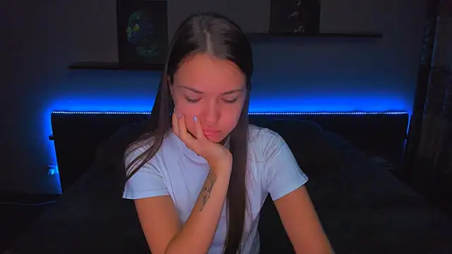 Snapshot of AlexaBarkley chatting on November 4, 2025, 12:21 am AlexaBarkley online show from November 4, 2025, 12:21 am