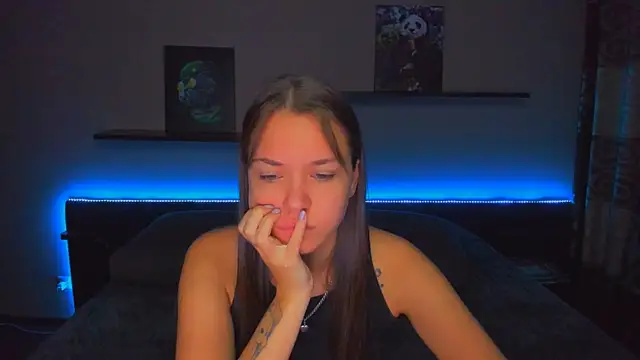 Snapshot of AlexaBarkley chatting on December 16, 2025, 12:26 am AlexaBarkley online show from December 16, 2025, 12:26 am