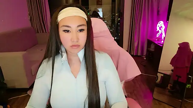 AsianQueens online show from February 14, 2026, 3:20 pm