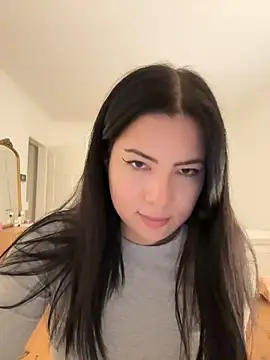 Snapshot of clairewntr chatting on December 18, 2024, 4:06 pm clairewntr online show from December 18, 2024, 4:06 pm