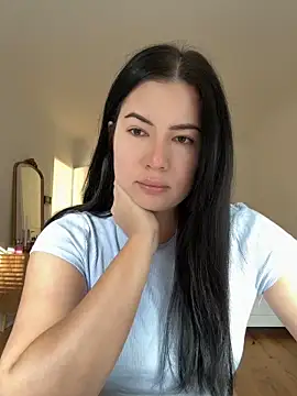 Snapshot of clairewntr chatting on January 21, 2025, 12:29 pm clairewntr online show from January 21, 2025, 12:29 pm