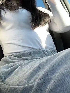 Snapshot of clairewntr chatting on March 3, 2025, 12:37 pm clairewntr online show from March 3, 2025, 12:37 pm