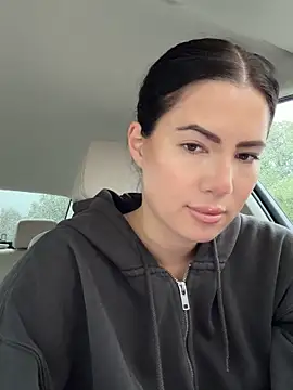 Snapshot of clairewntr chatting on October 5, 2025, 3:32 pm clairewntr online show from October 5, 2025, 3:32 pm