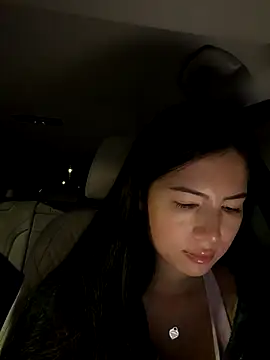 Snapshot of clairewntr chatting on October 29, 2025, 9:16 pm clairewntr online show from October 29, 2025, 9:16 pm